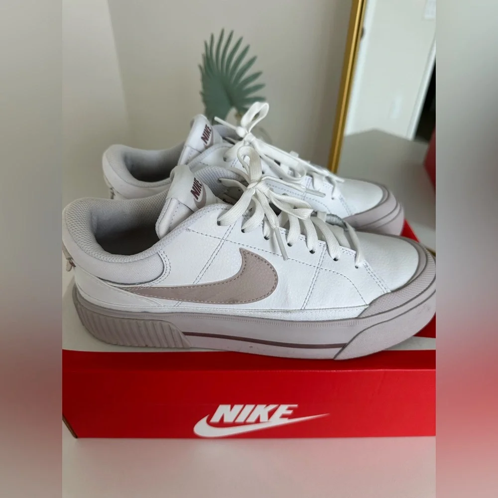 Nike Court Legacy Lift Low Platform Women's Sneakers Shoes Size 9 - Picture 1 of 6